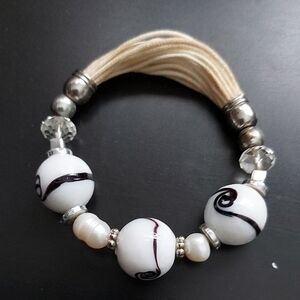 Elegant White and Black Beaded Bracelet